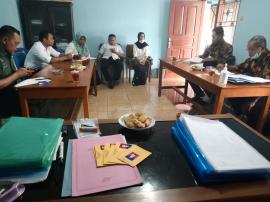 RAPAT PENELITIAN BERKAS CALON DUKUH BATUR DAN GUMAWANG